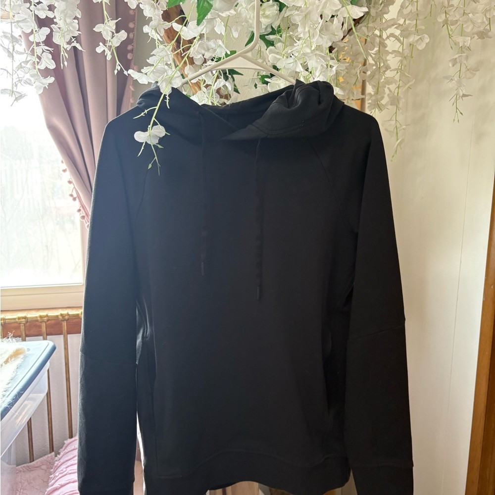 lululemon athletica Men's Black Hooded Pullover - Picture 4 of 9